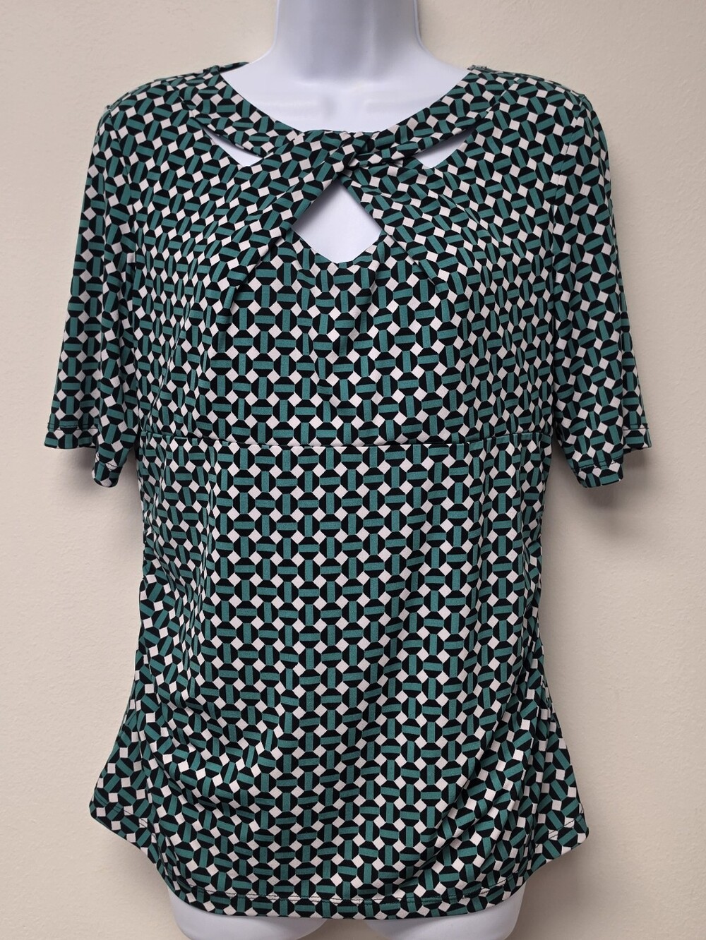 I.N. Studio Geometric Cutout Quarter Sleeve Top Green Black L